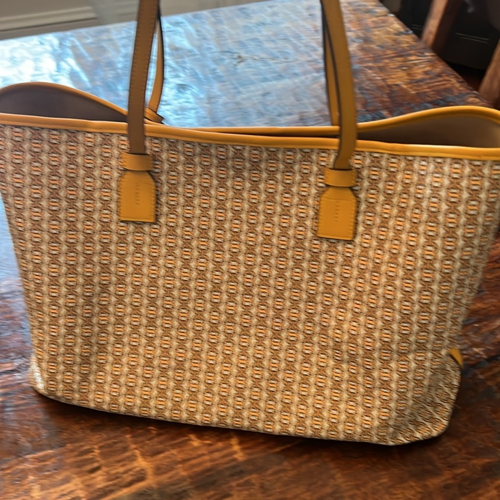 Tory Burch Yellow and Red Tote Bag with Vibrant Design - Picture 6 of 7